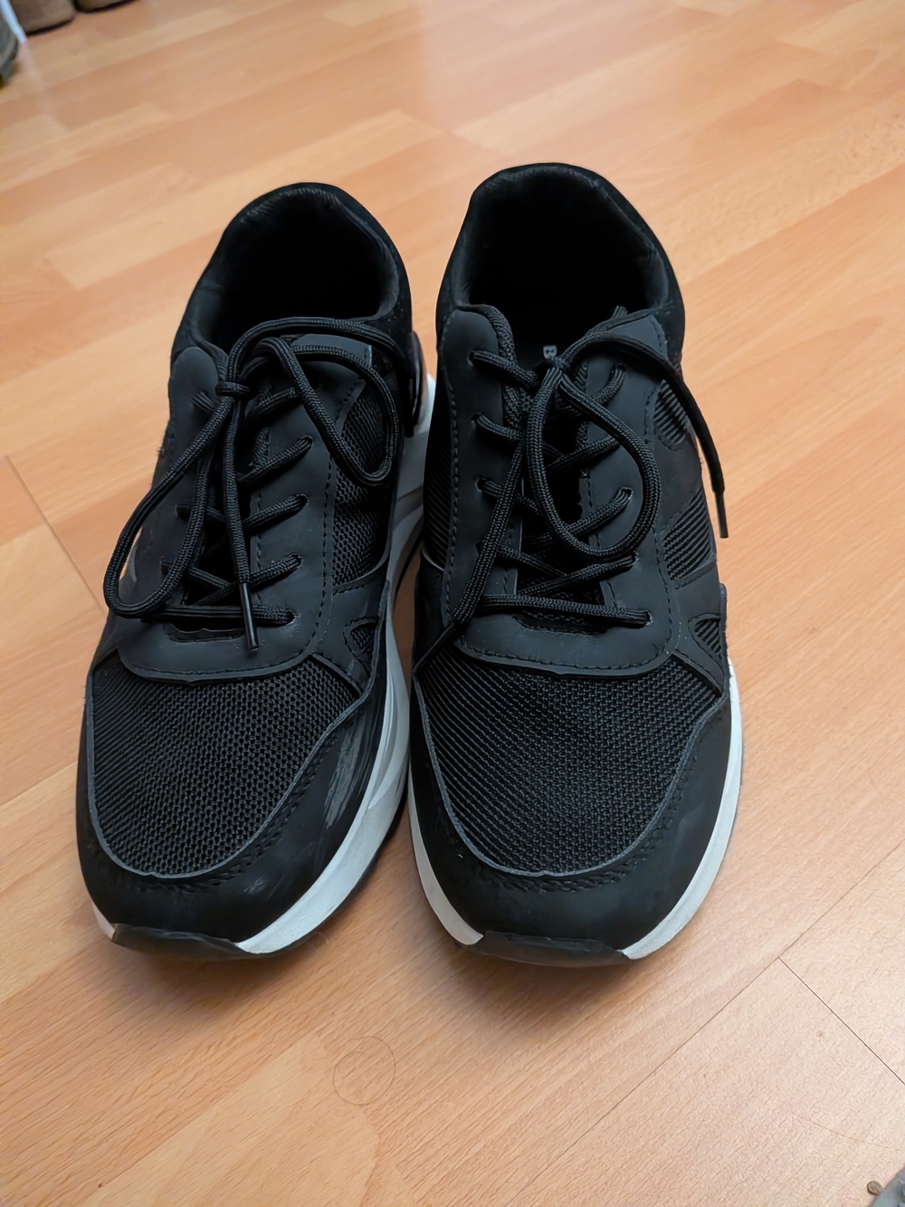 Women's Black Athletic Sneakers - Lightweight Comfort - Picture 2 of 3